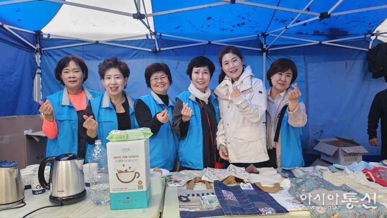 구미경 시의원(우측 두번째), ‘제8회 왕십리 무학봉 어울림 축제’ 참석.