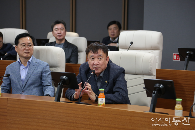 경기도의회 사무처장과의 질의응답