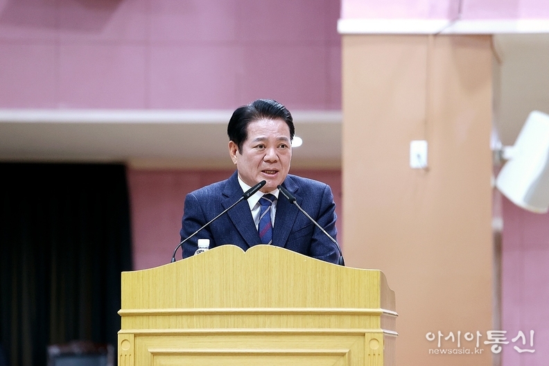 시정연설을 하고 있는 최대호 안양시장