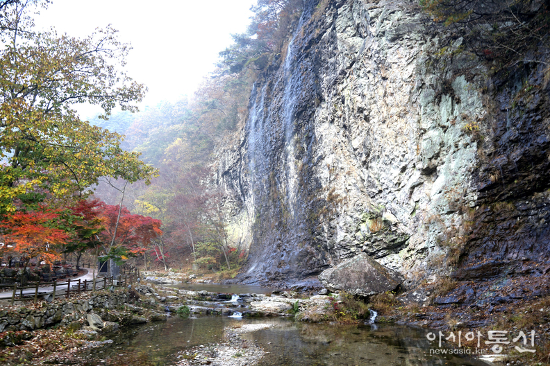 <전북특별자치도 순창군,<strong> "호남의 소금강 강천산 군립공원 가을(병풍폭포)"</strong>> 김광부 기자