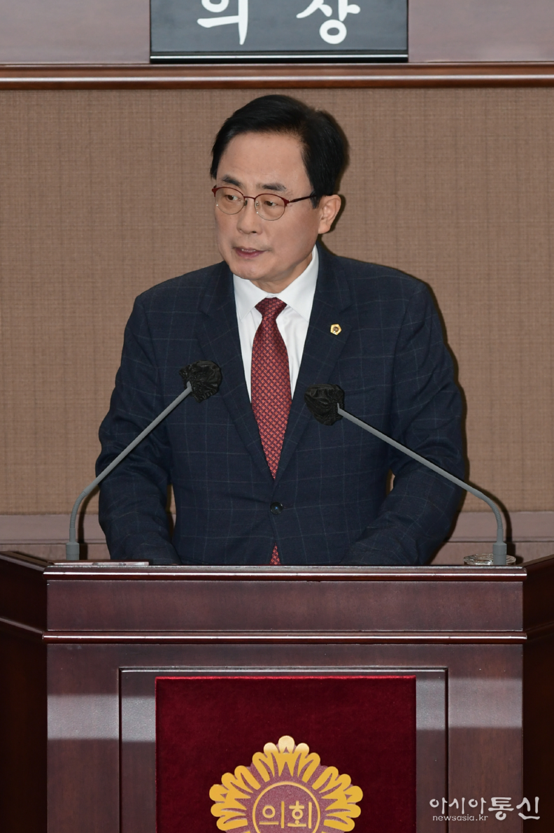김형재 의원이 19일 개최된 서울시의회 본회의 시정질문에서 발언을 하고 있다.