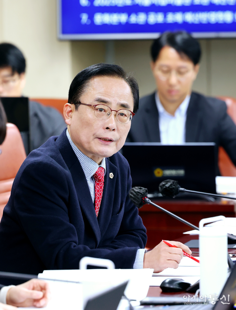 김형재 의원이 11월 21일 개최된 서울시의회 문화체육관광위원회 예산안 심의에서 질의를 하고 있다.