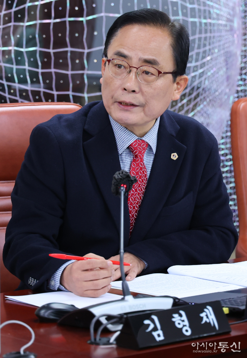 김형재 의원이 11월 22일 개최된 서울시의회 문화체육관광위원회 예산안 심의에서 질의를 하고 있다.