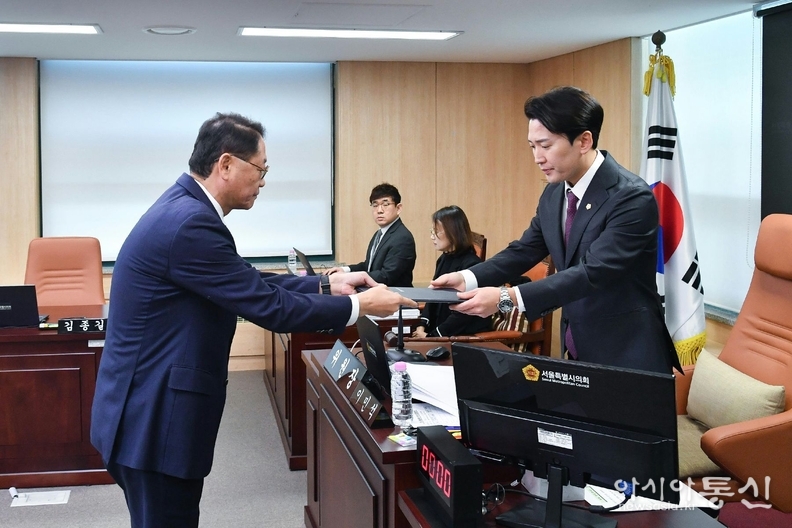 서울주택도시공사 사장 후보자 인사청문특별위원회 이민석 위원장, ‘인사청문회 경과보고서’ 채택