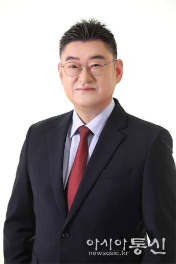 서울특별시의회 교육위원회 위원장<br>
박상혁 의원(국민의힘, 서초구 제1선거구)