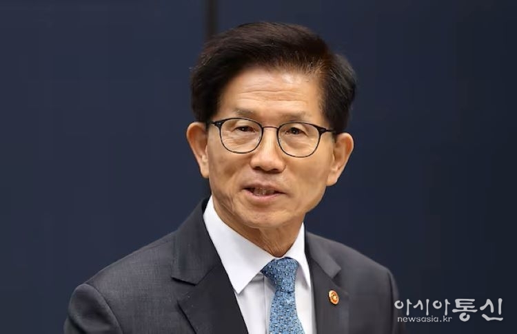 김문수 고용노동부장관 사진.