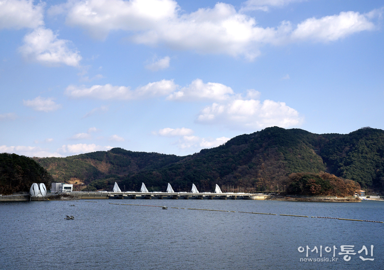 <충남 예산군, <strong>"예당호 출렁다리 주변 풍경"</strong>> 김광부 기자