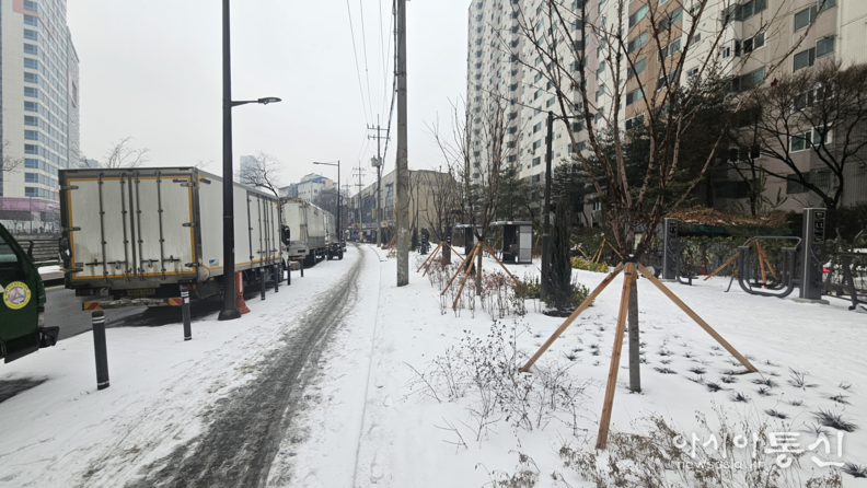 청계벽산아파트 열린공원 앞 주차 모습