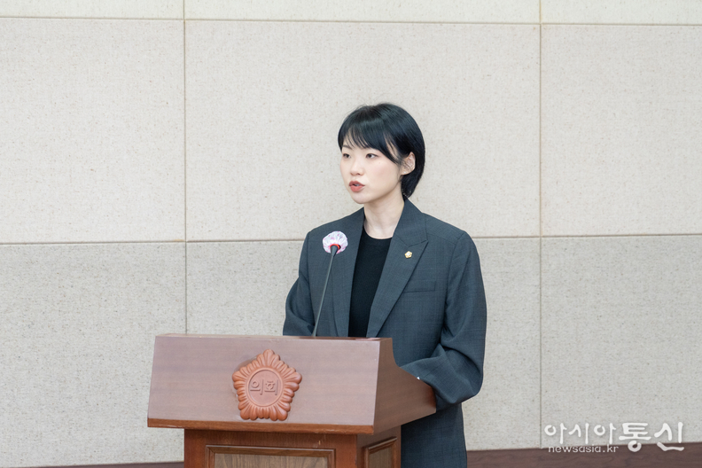 지난 2월 27일 공무국외출장 조례 전부개정안을 제안 설명하고 있는 오온누리 부위원장