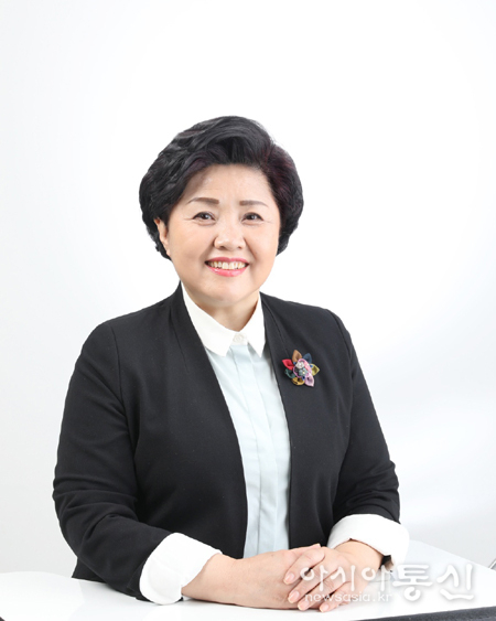 서울특별시의회 보건복지위원회<br>
김 영 옥 위원장 (국민의힘, 광진구 제3선거구)