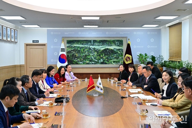 최호정 의장, 베트남 경제개발연구소 방문단과 교류협력 논의