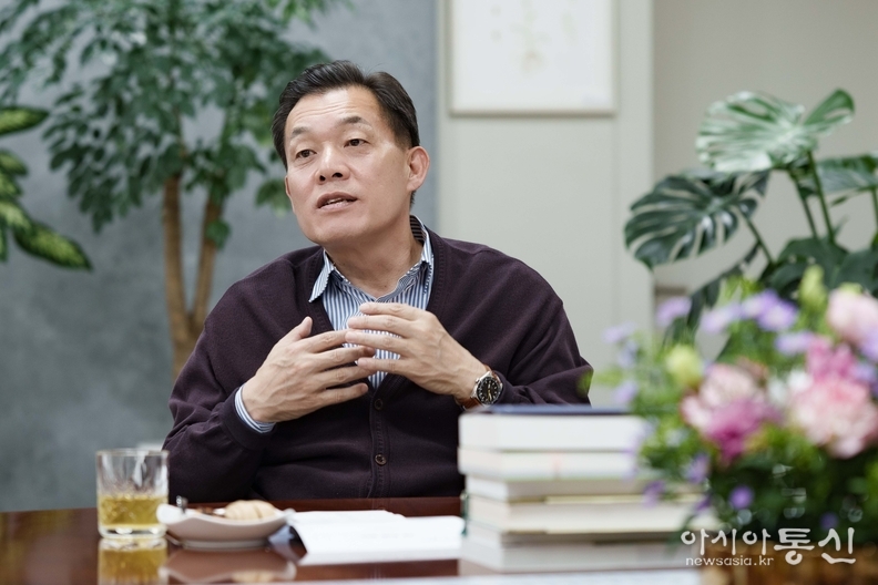 이재준 수원시장이 발언하고 있다.
