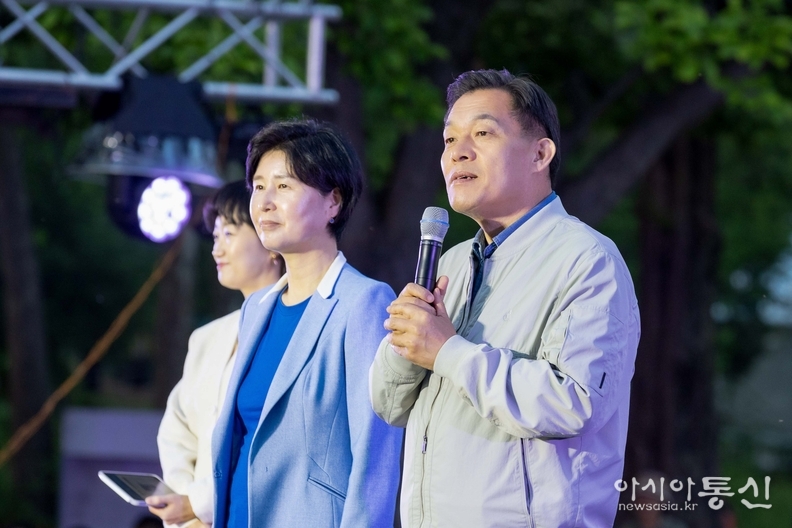 이재준 수원시장이 인사말을 하고 있다.
