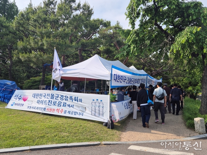 현충일 생수나눔 봉사활동 실시.