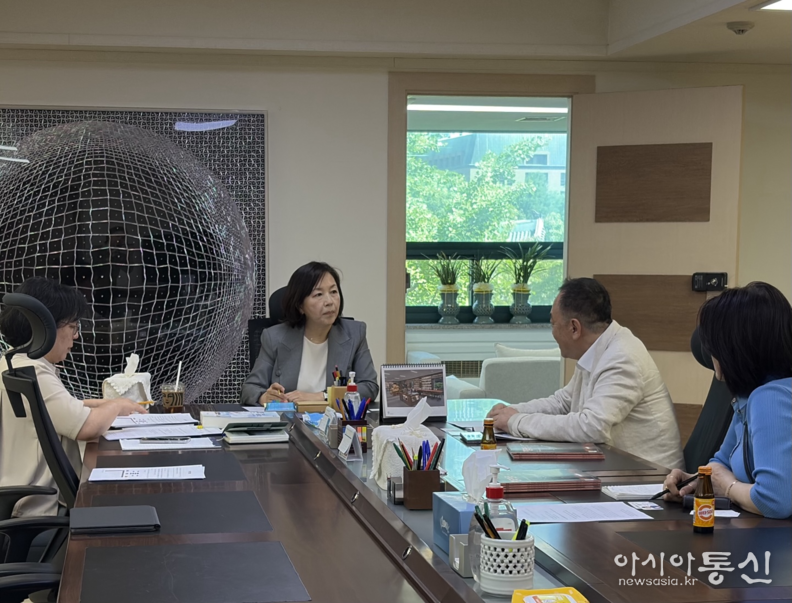 한국연극협회와의 면담 모습