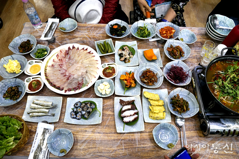 <전남 여수시, <strong>"거문도 저녁 상차림"</strong>> 김광부 기자