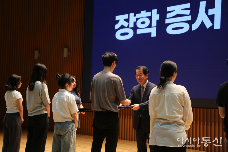 AI 서울테크 대학원 장학증서 수여식 현장 사진