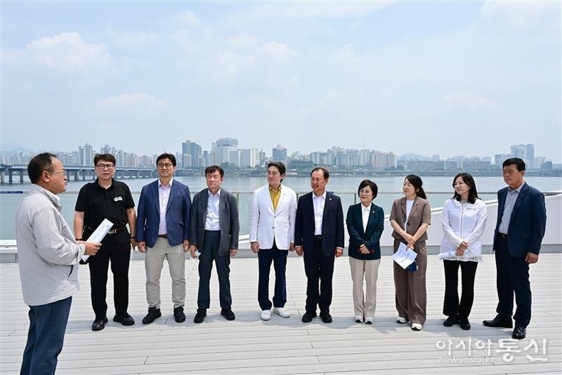 한강버스 추진현황 현장점검 현장 사진.