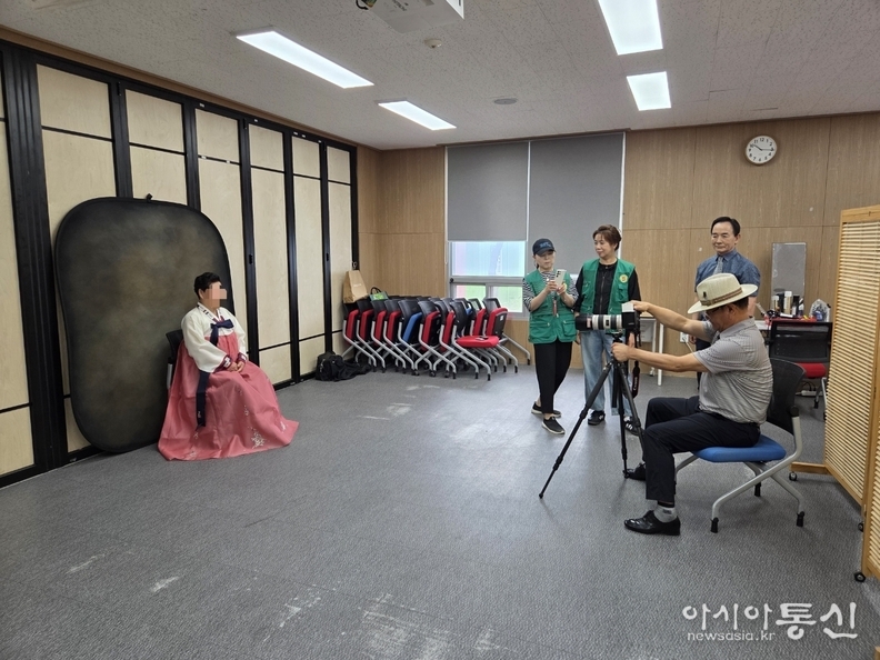 수원시 권선구보건속가 ‘오~나의 인생 찰칵’ 프로그램을 운영하고 있다.