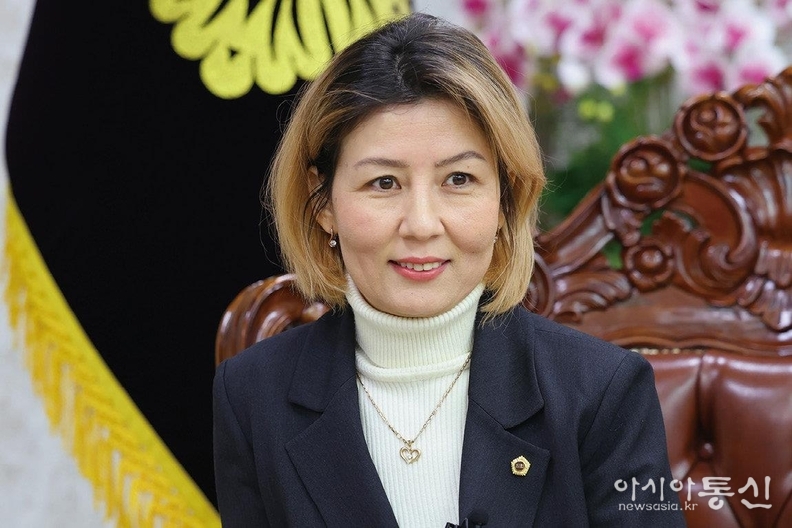 제331회 서울시의회 정례회 본회의에서 발언하고 있는 아이스루 부위원장.