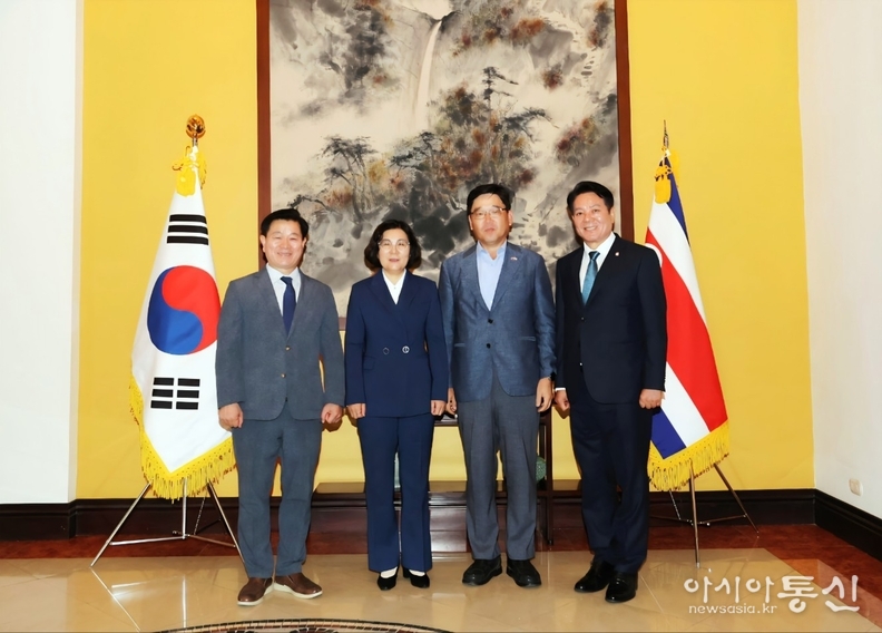 최대호 안양시장 등 지방정부 대표단(이하 대표단)이 지난달 30일(현지시각) 코스타리카 제1부통령을 예방