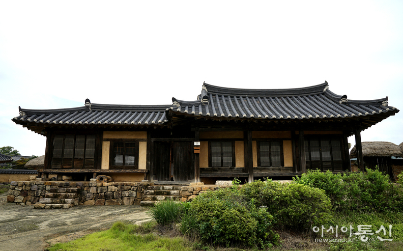 <경북 안동시, <strong>"한국의 역사마을 로서 유네스코 세계문화유산에 등재된, 안동하회마을 여름 풍경(하동고택)"</strong>> 김광부 기자