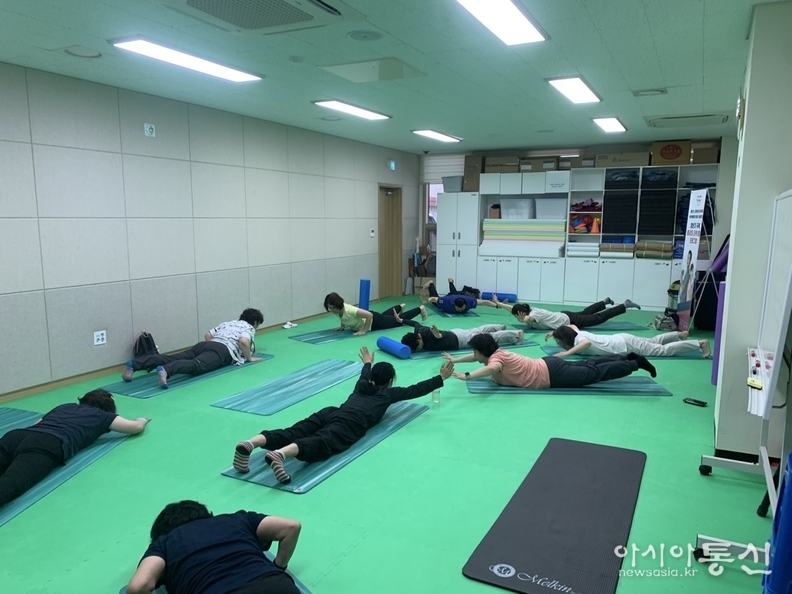 자양보건지소에서 프로그램 진행하는 모습