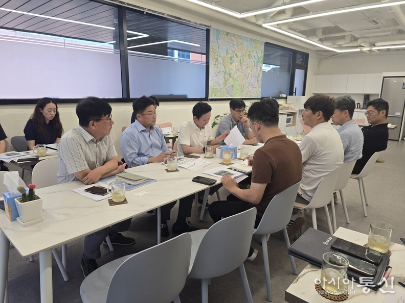 수원특례시의회 이희승 보건복지위원장, 망포동 영통 푸르지오 아파트 관련 생활민원 해결을 위한 간담회