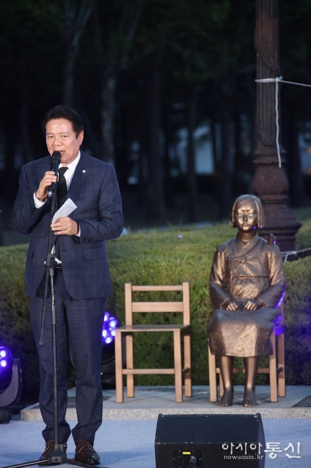 안양시(시장 최대호), 평촌중앙공원, 평화의소녀상 앞에서 일본군 ‘위안부’피해자 기림의 날 행사