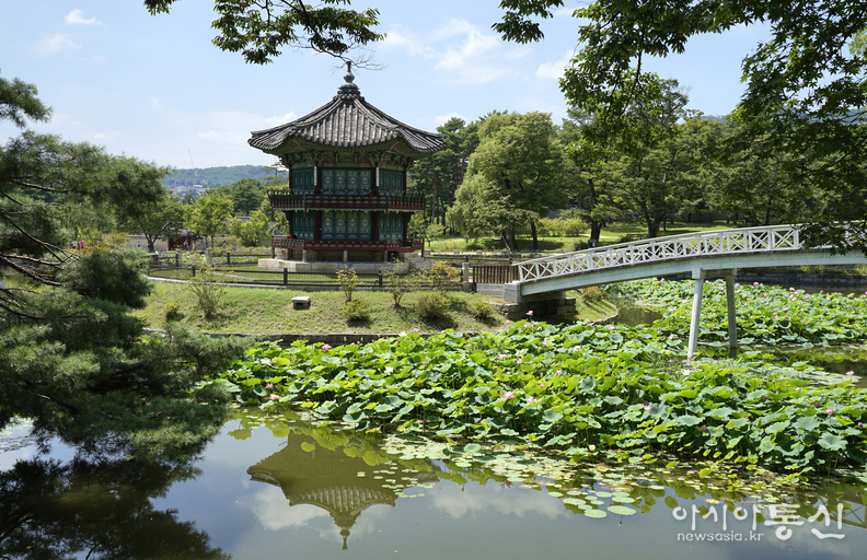 <서울특별시 종로구,<strong> "왕실 가족들의 휴식처 경복궁 향원정과 취향교 여름"</strong>> 김광부 기자