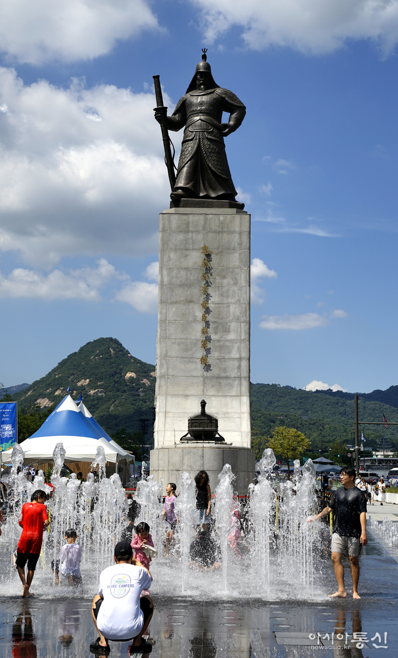<서울특별시 종로구, <strong>"광화문 광장 여름 소경"</strong>> 김광부 기자