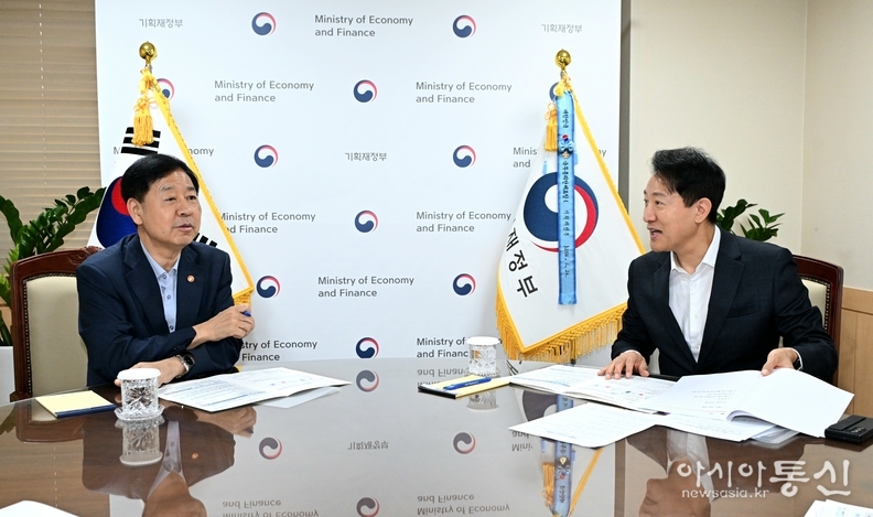 오세훈 서울시장이 14일(목) 오전 구윤철 경제부총리를 만나 국비 보조사업 차등보조율 적용 제도 개선을 요청하고 있다.