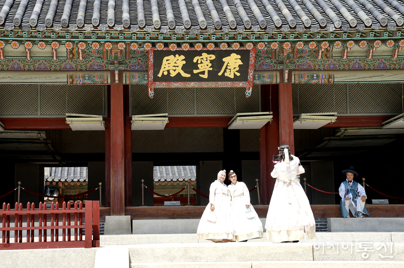 <서울시 종로구 사직로, <strong>"조선의 정궁(법궁) 경복궁의 여름(사적 제117호)"</strong>> 김광부 기자