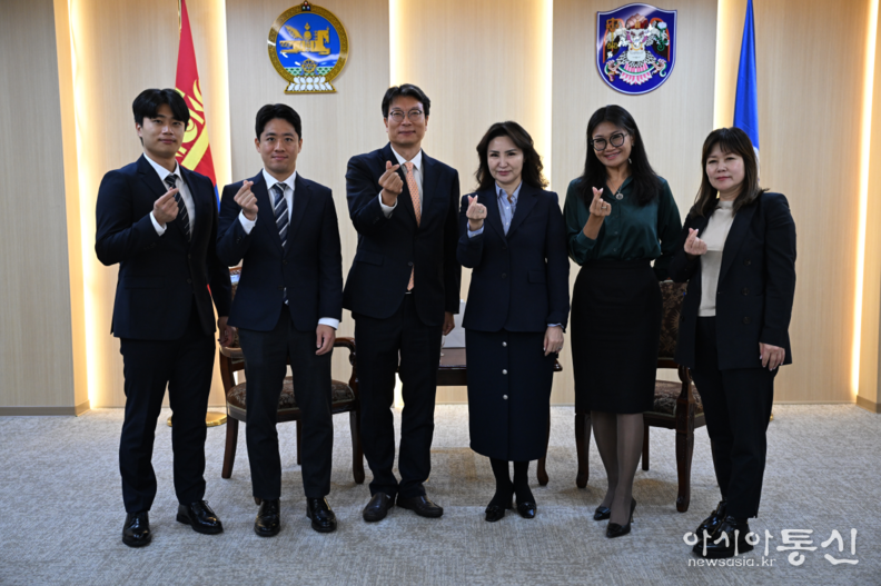2025 서울 박람회 개최 전 서울시 글로벌도시정책관-울란바토르시청 대회협력부 면담 후 다함께