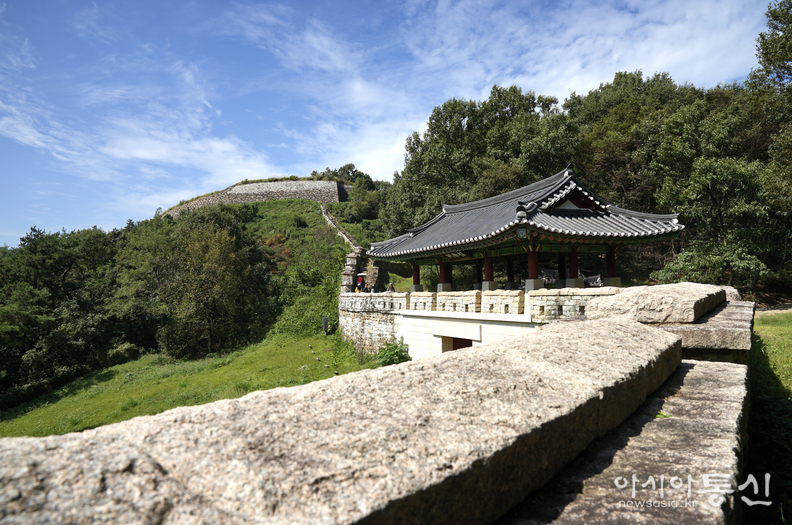 <경상북도 문경시 고모산성, <strong>"오정산에 위치한 고모산성은 삼국시대 신라성으로 군사방어용으로 지어진 석성"</strong>> 김광부 기자