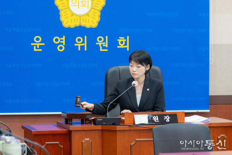 회의를 진행 중인 오온누리 운영위원회 부위원장