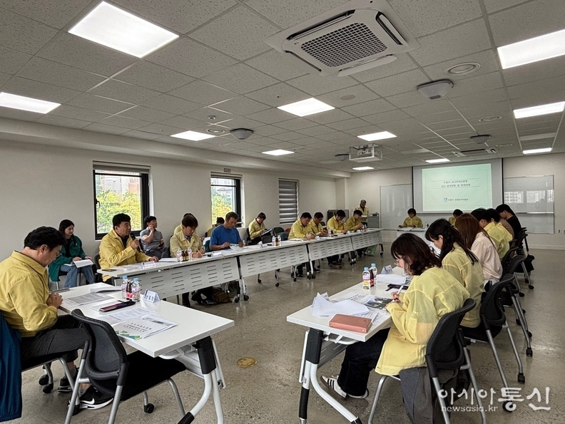 9월 30일 영흥수목원 가든교육장에서 ‘소나무재선충병 긴급 중앙방제대책회의’를 열고 있다.