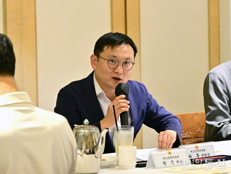 서울특별시의회 도시계획균형위원회<br>
허 훈 (국민의힘, 양천구 제2선거구)