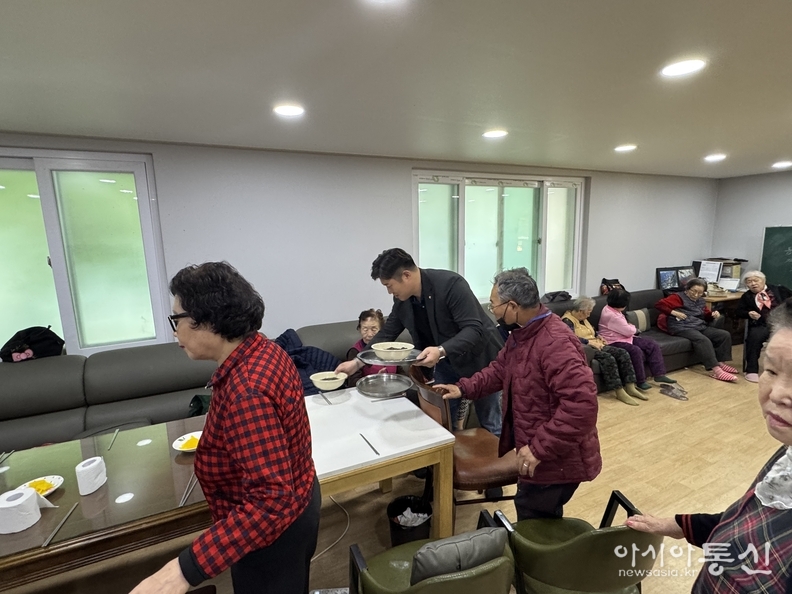 수원특례시의회, 더불어민주당 김동은 대표의원