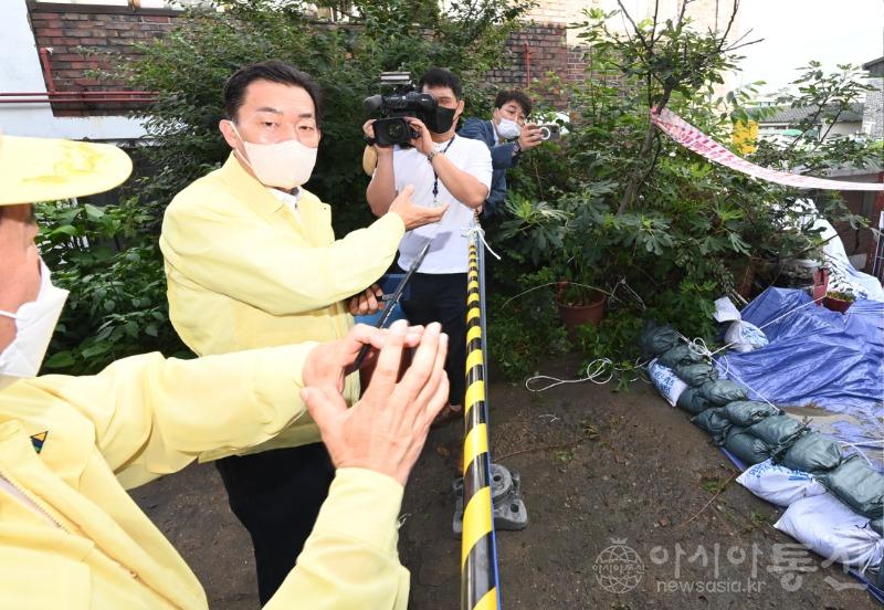 이재준 수원특례시장, 집중호우 피해현장 점검하며 임기 시작 2.jpg