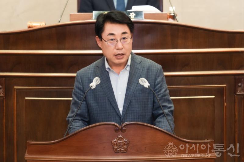 사본 -3.조성대 의원(도시교통위원장).jpg