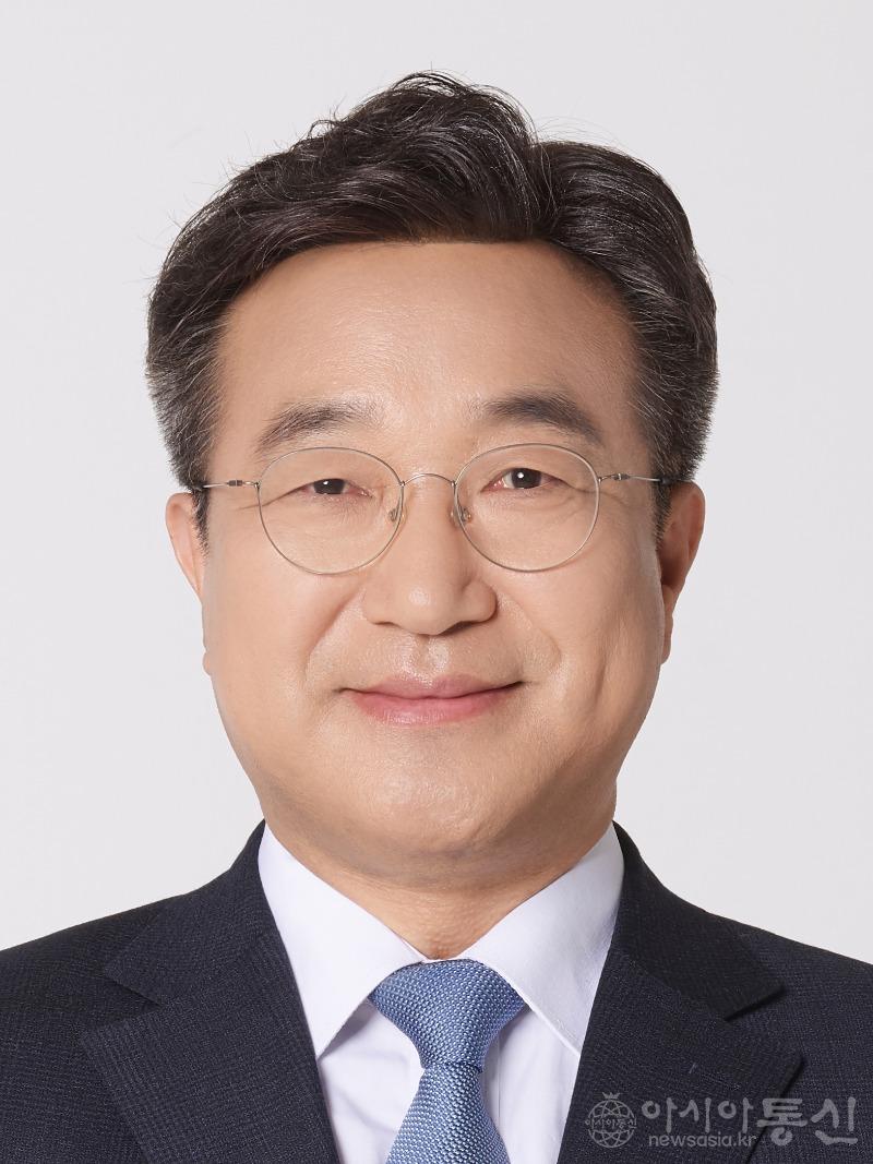 사본 -윤호중 의원 프로필사진.jpg