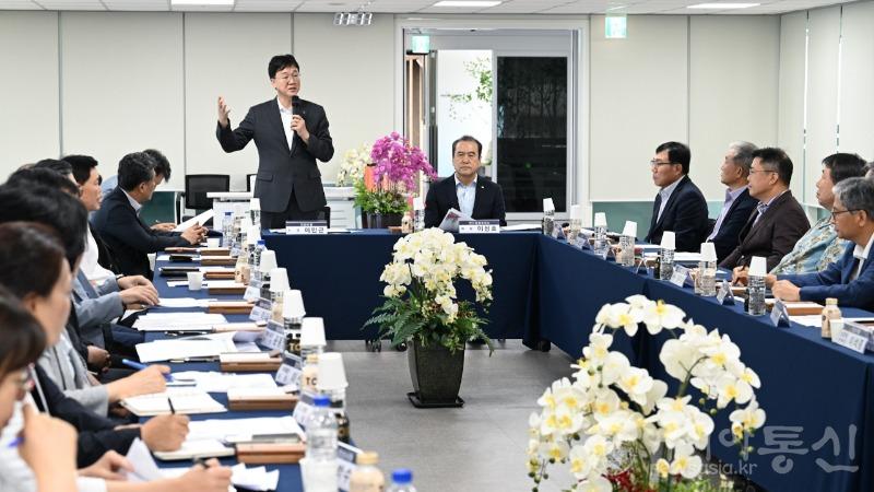 107.안산시, 경제인과의 간담회 개최...경제자유구역 추진 협력(2).jpeg