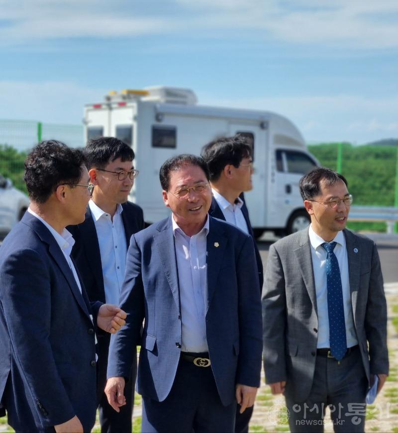 용유배수지 준공식 사진.jpeg