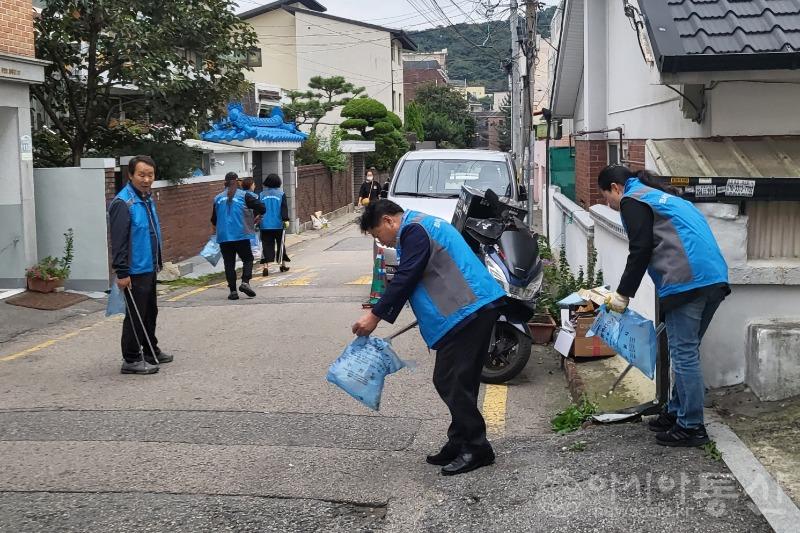 2. 화서1동 주민자치회,‘깨끗한 거리 만들기’사업 추진(1).jpg