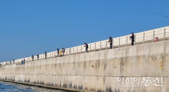 영일만항 북방파제 전경.