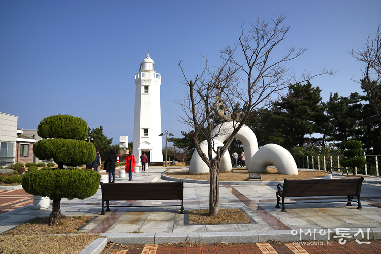 <경북 울진<strong>, "푸른 동해를 품은 하트 해변 울진 죽변항 등대"</strong>> 김광부 @