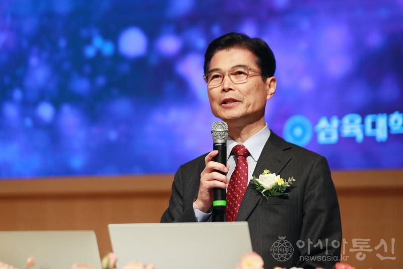 사본 -[사진3] 김일목 총장 축사.jpg