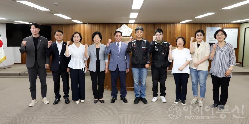 20230619 제243회 제1차정례회 폐회 (40).jpg