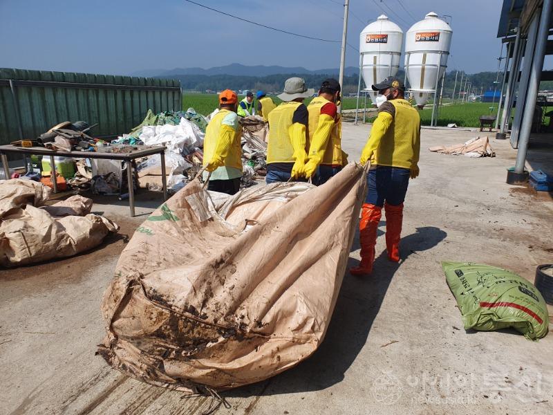 4. 부평구 자원봉사센터, 수해지역 피해복구 봉사활동 진행.jpg